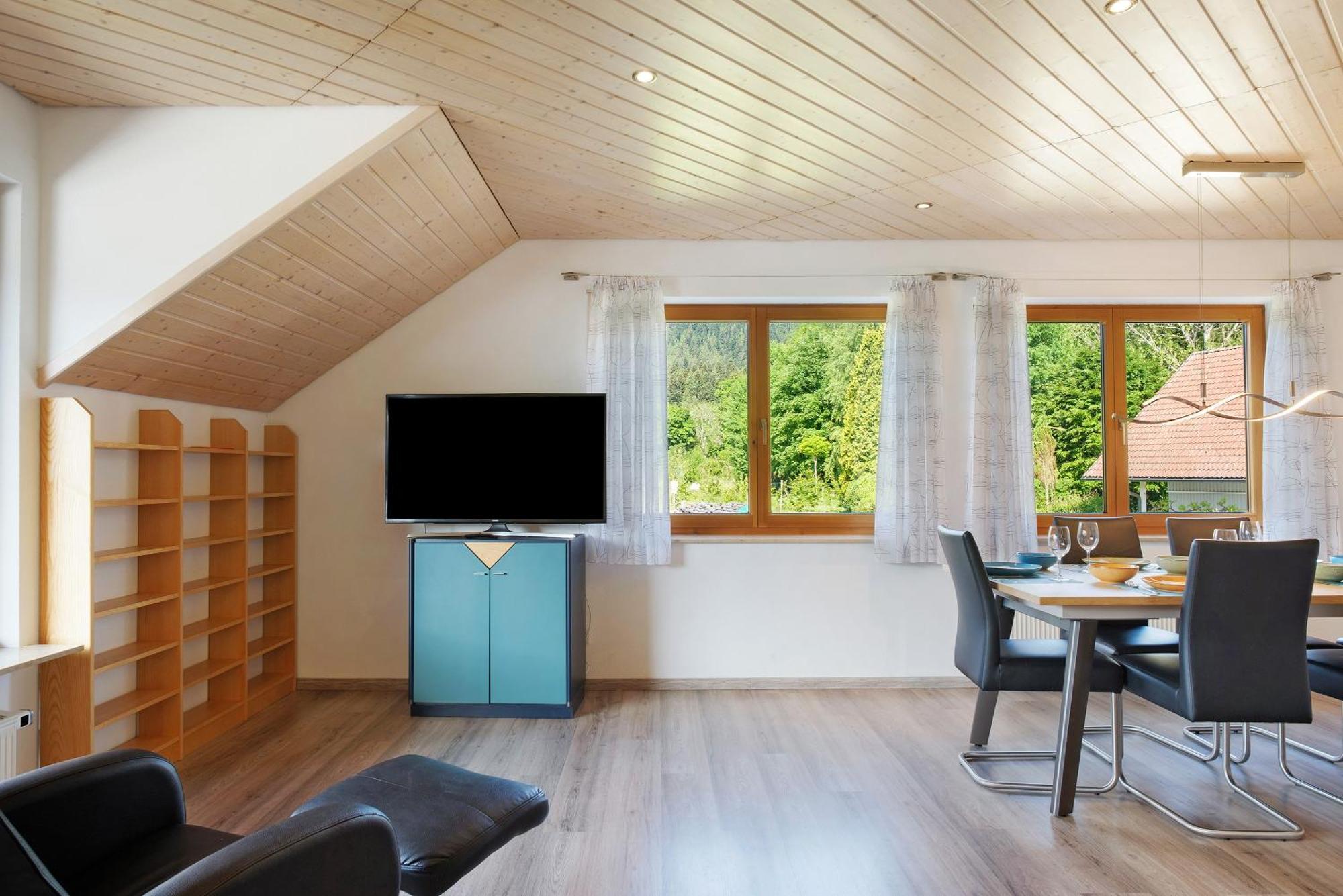 Ferienwohnung Sulzberg, 103Qm Альпирсбах Экстерьер фото